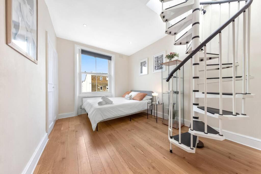 Spacious Sleep 11 With Terrace In Earls Court Ec99 Londres Exterior foto