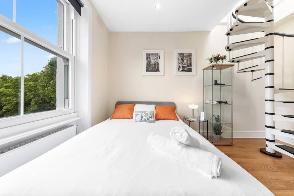 Spacious Sleep 11 With Terrace In Earls Court Ec99 Londres Exterior foto